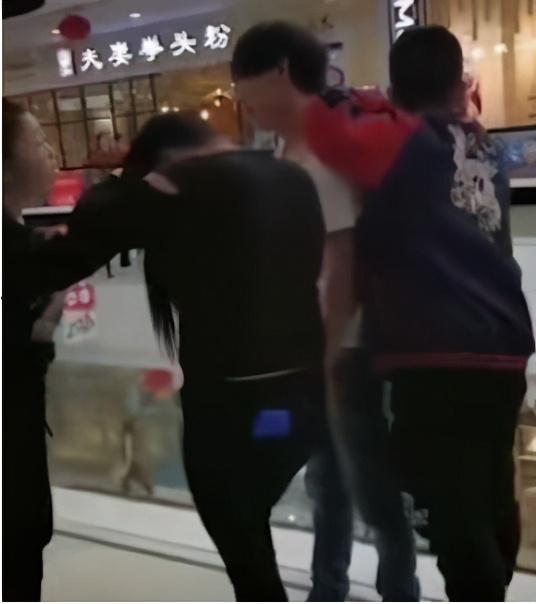 成都逛街门小三爆料视频,小三爆料视频引发热议